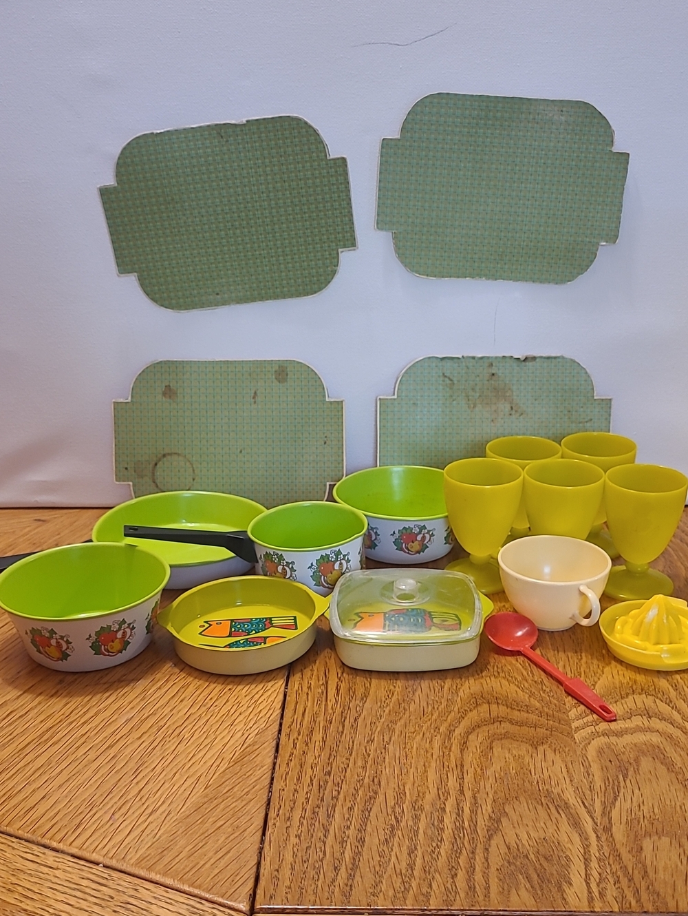Vintage 1970sMixed Toy Dishes-setChilton(Plastic)Ohio(Metal/Tin Piece